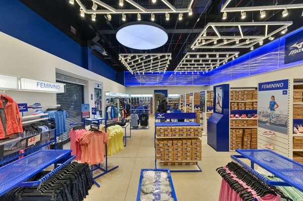 mizuno anuncia descontos de até 60% em tênis e vestuário técnico de performance