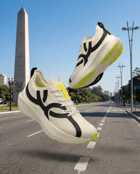Tênis mais usado pelos corredores brasileiros no Strava por três anos consecutivos, 6º produto mais buscado no Google em 2025 e o mais presente nas provas pelo país. A linha Corre está cada dia mais presente na rotina dos corredores brasileiros e chega em sua 5ª versão mais inovador e tecnológico do que nunca.