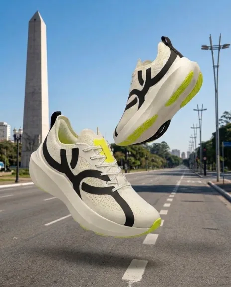 Tênis mais usado pelos corredores brasileiros no Strava por três anos consecutivos, 6º produto mais buscado no Google em 2025 e o mais presente nas provas pelo país. A linha Corre está cada dia mais presente na rotina dos corredores brasileiros e chega em sua 5ª versão mais inovador e tecnológico do que nunca.