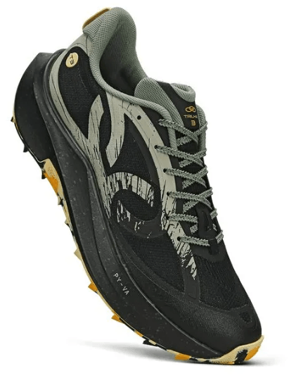 Criado para os corredores que admiram a grandiosidade da natureza e enxergam os caminhos mais difíceis como um convite para viver novas aventuras, o Corre Trilha 3 oferece o suporte que te deixa livre para se concentrar apenas na experiência ao ar livre, sem perder a confiança.